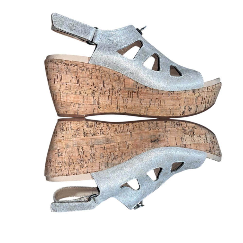 Johnston & Murphy Silver Leighton Wedges Size 9 M. Like New